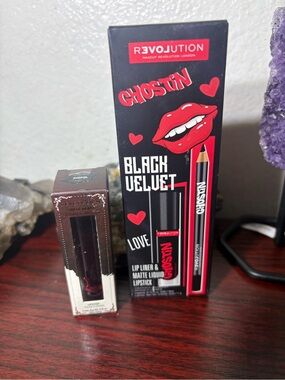 Revolution Ghostin Black Velvet Lip Liner & Matte Liquid Lipstick
